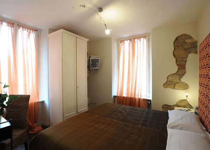 Cece E Simo 3* ברגמו